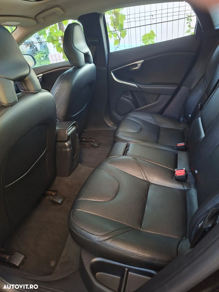 Volvo V40 D2 Summum - 11