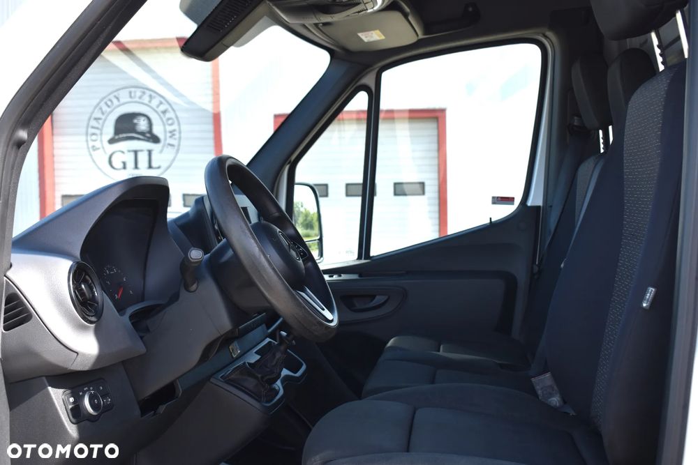 Mercedes-Benz Sprinter - 15