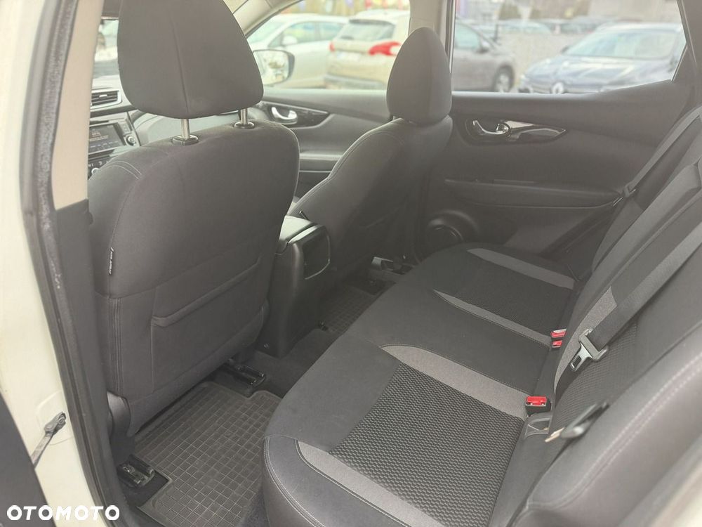 Nissan Qashqai 1.3 DIG-T MHEV N-Connecta - 24