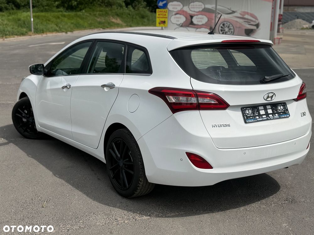 Hyundai i30 1.6 CRDi Premium - 4