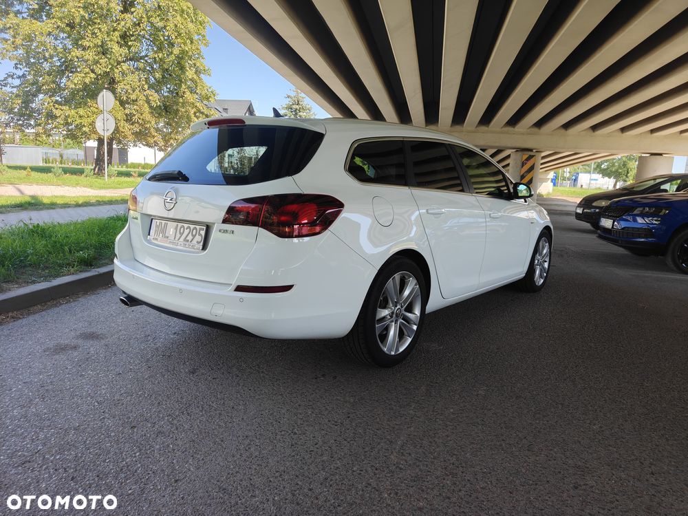 Opel Astra 2.0 CDTI Cosmo - 3