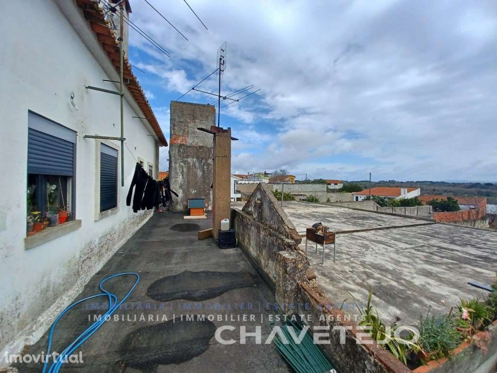 Casa para habitação e comércio e dependência agrícola com terreno e... - Grande imagem: 4/37