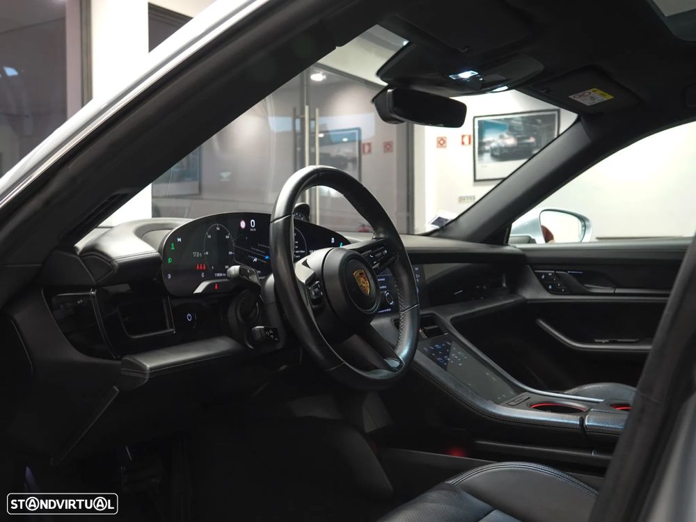 Porsche Taycan 4S - 21