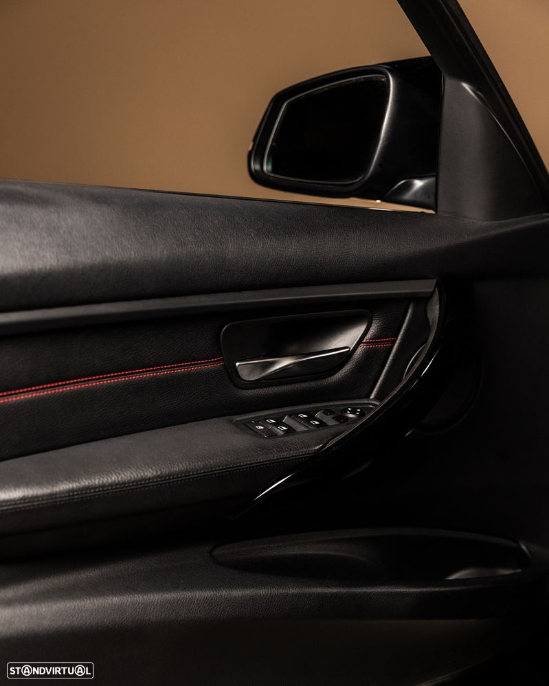 BMW 318 d xDrive Sport Line - 22