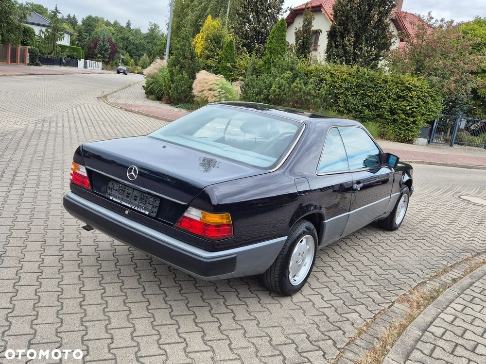 Mercedes-Benz W124 (1984-1993) - 12