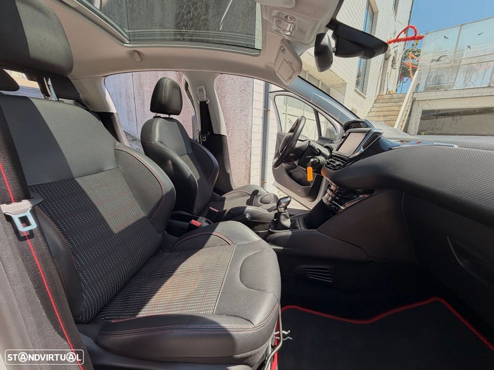 Peugeot 208 1.2 PureTech GT Line - 20