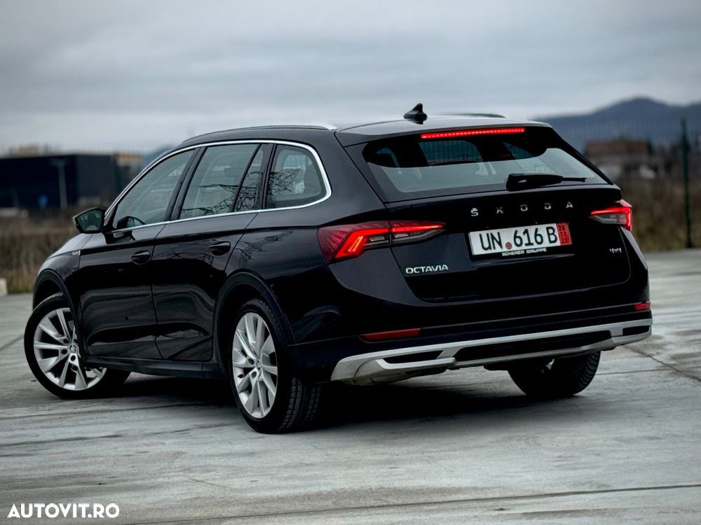 Skoda Octavia Combi 2.0 TDI 4x4 DSG Scout - 16