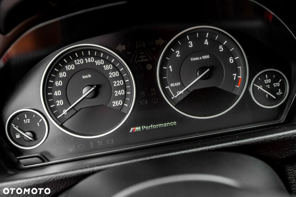 BMW Seria 3 320i Modern Line - 39