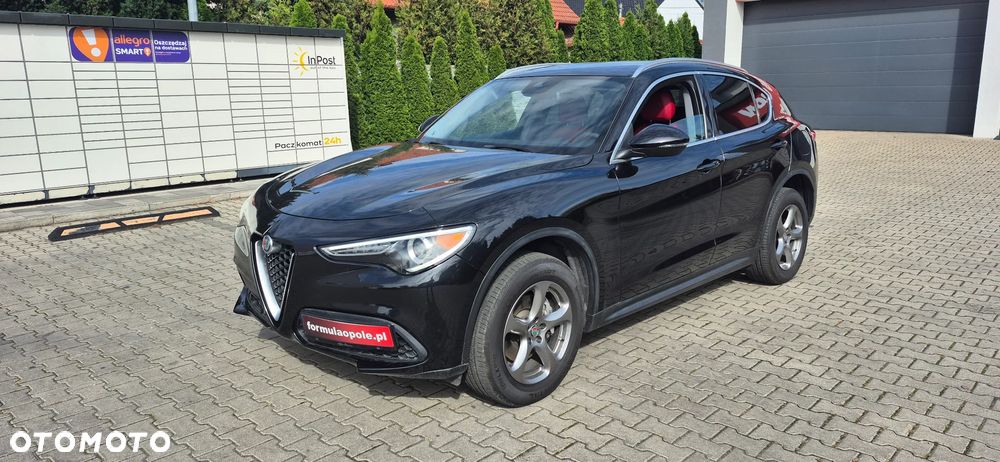Alfa Romeo Stelvio - 1