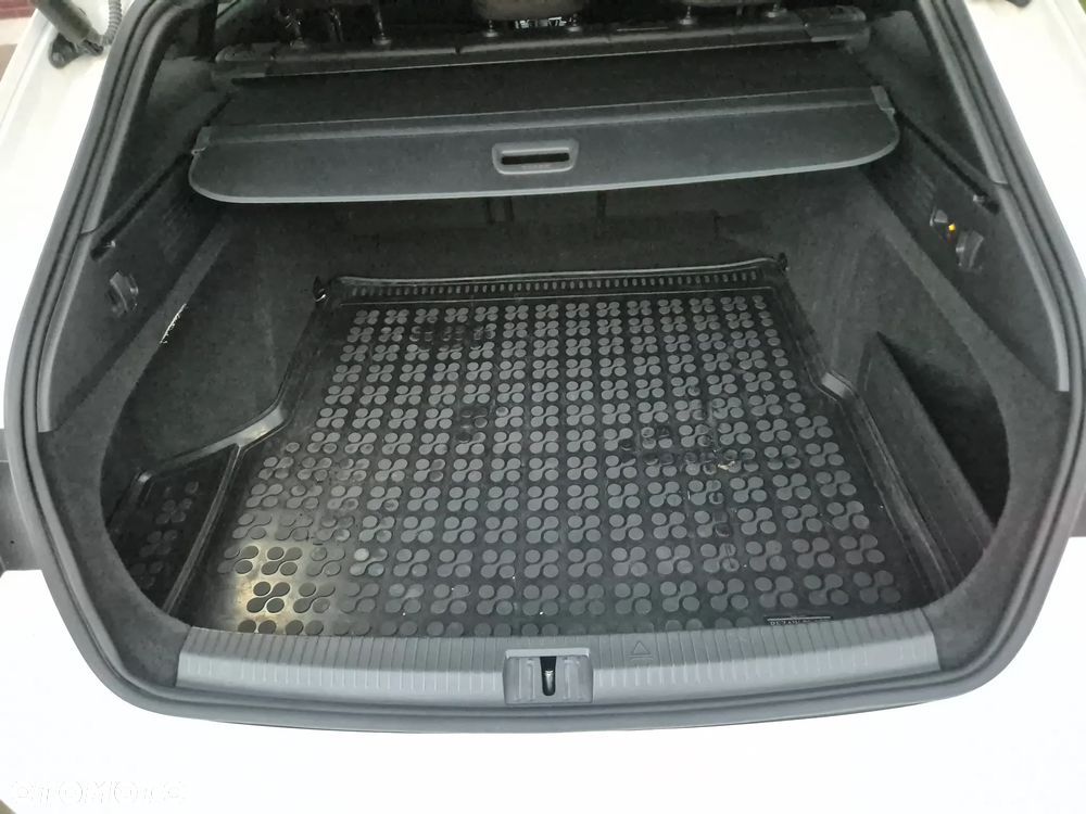 Volkswagen Arteon 2.0 TDI SCR R-Line DSG - 22