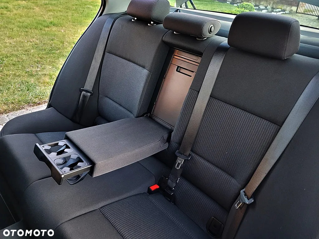 BMW Seria 3 320i - 22