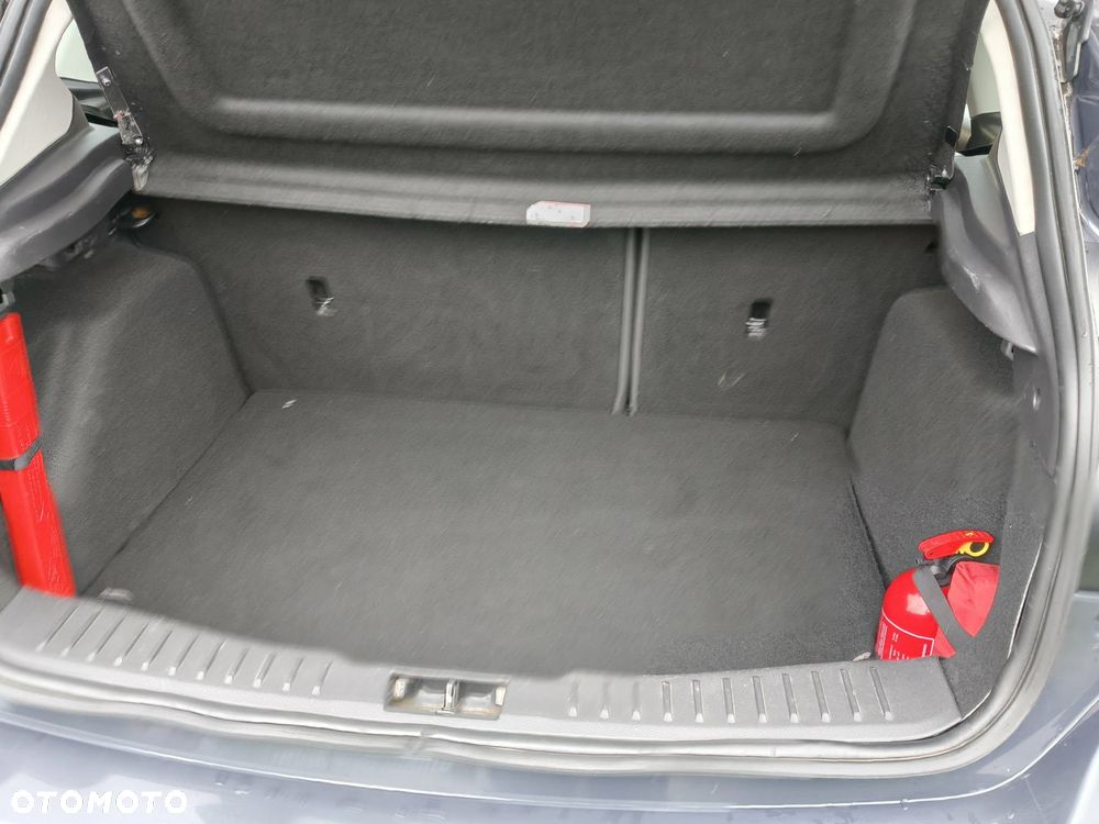Ford Focus 1.6 Ambiente - 10