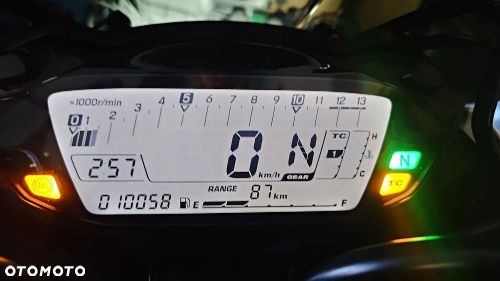 Suzuki GSX - 7