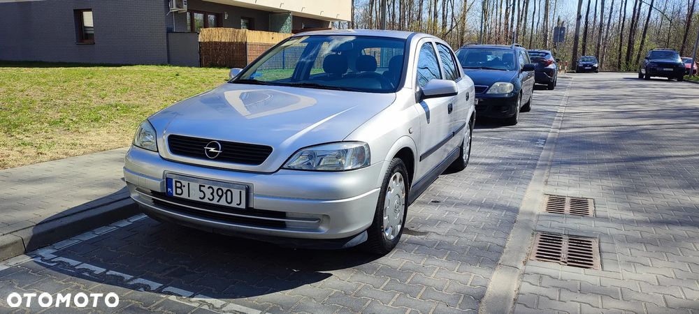 Opel Astra 1.4 111 - 2