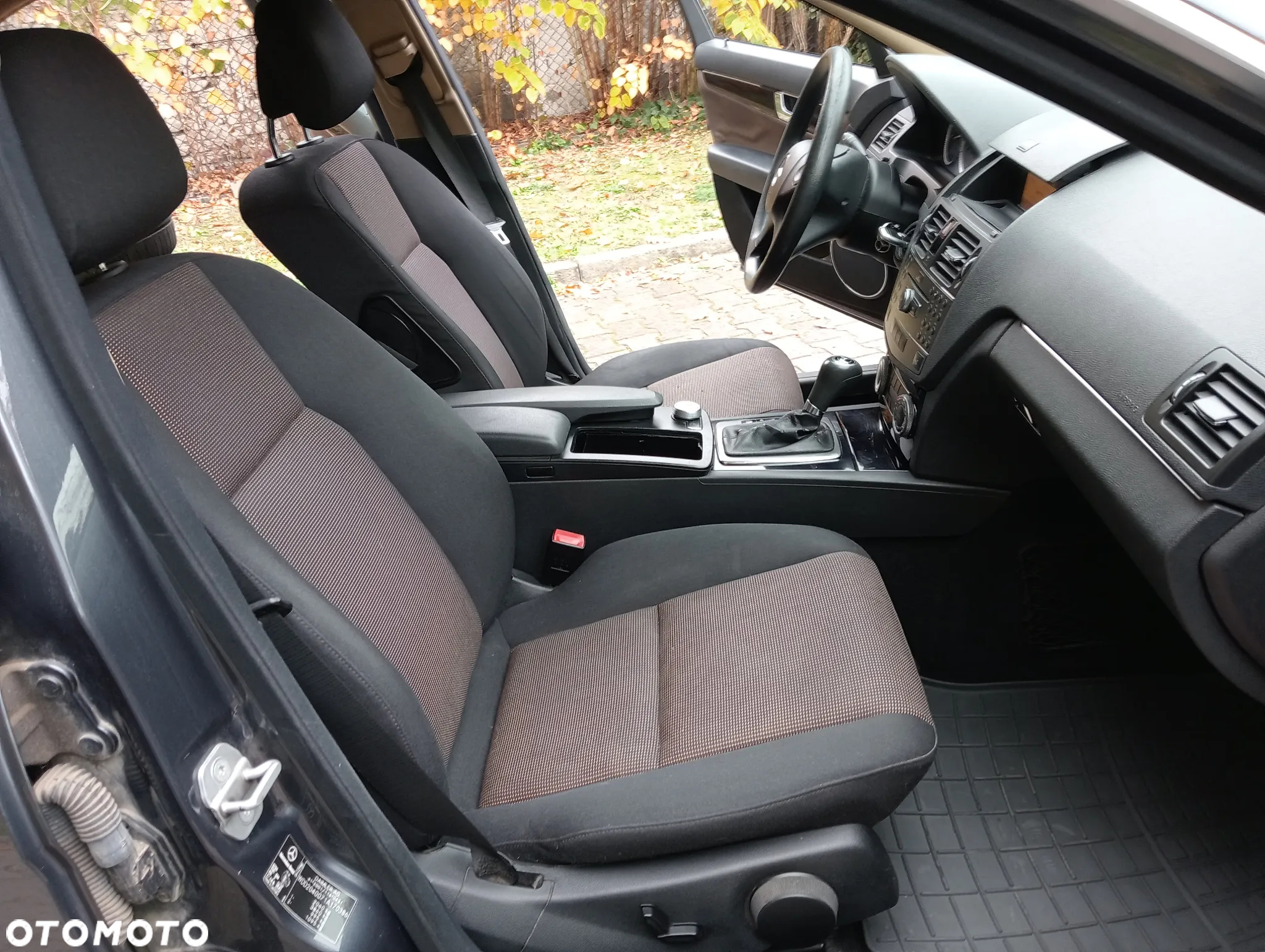 Mercedes-Benz Klasa C 200 CDI DPF Automatik Elegance - 36
