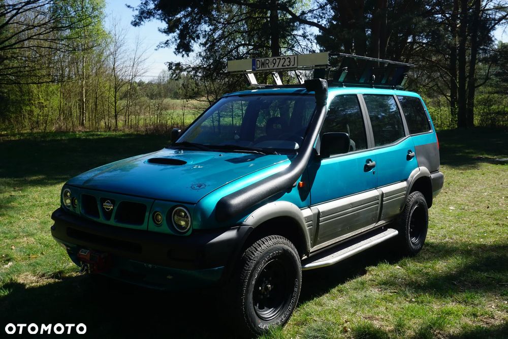 Nissan Terrano 2.4 SR - 1