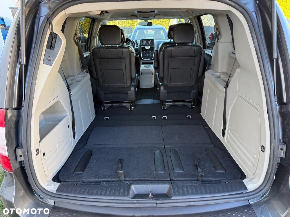 Chrysler Town & Country 3.6 Touring - 25