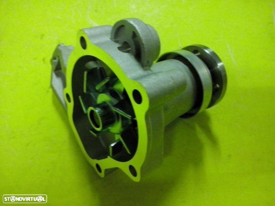 Bomba de água Suzuki Samurai e Santana 1.0 NOVA - 2