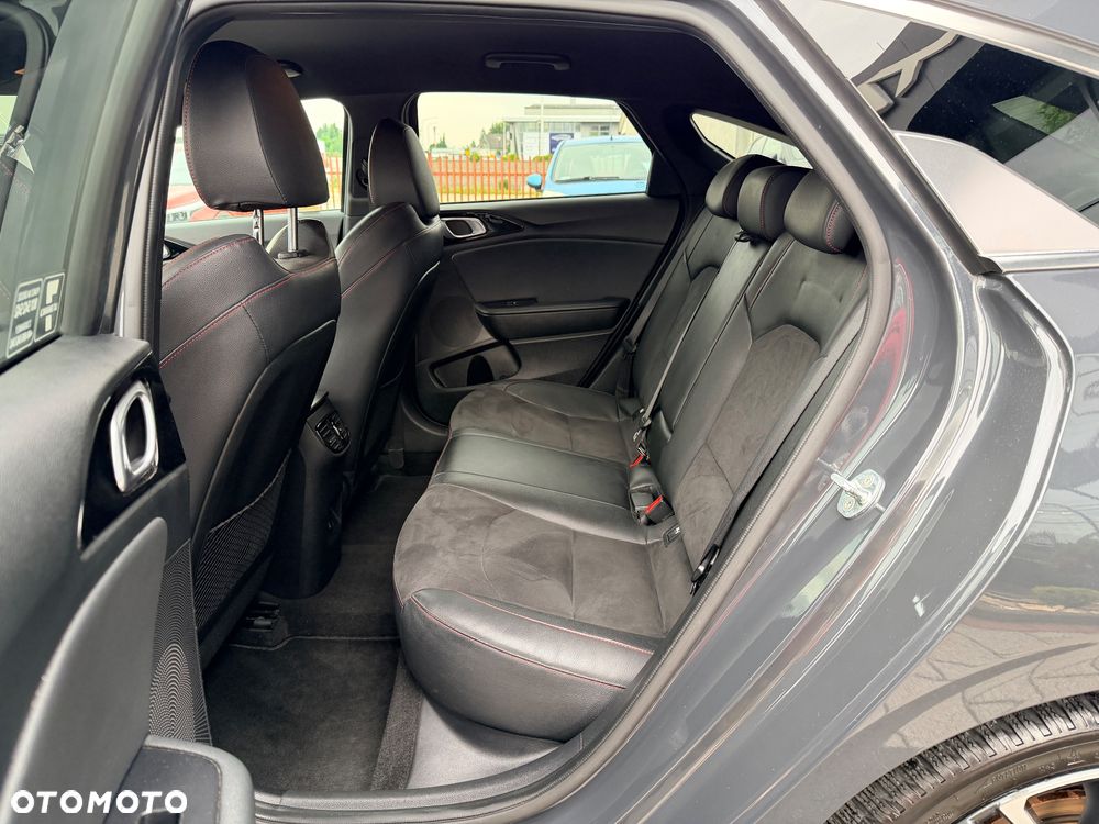 Kia ProCeed 1.6 T-GDI GT DCT - 19