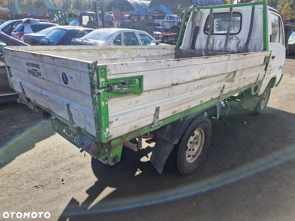 Kia CERES : Kia CERE pojazd na części: maska, zderzak, drzwi, szyby, lusterka, chłodnica.... - 11