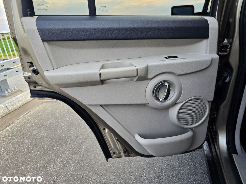 Jeep Commander 5.7 V8 HEMI Automatik Limited - 30