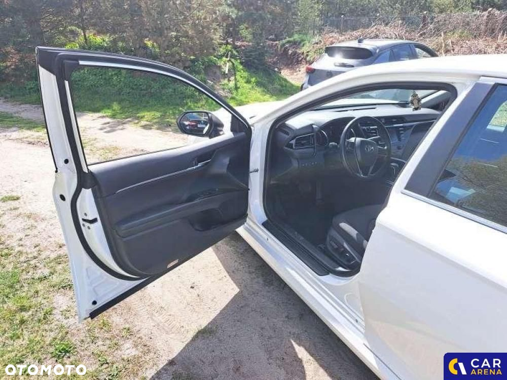 Toyota Camry - 13