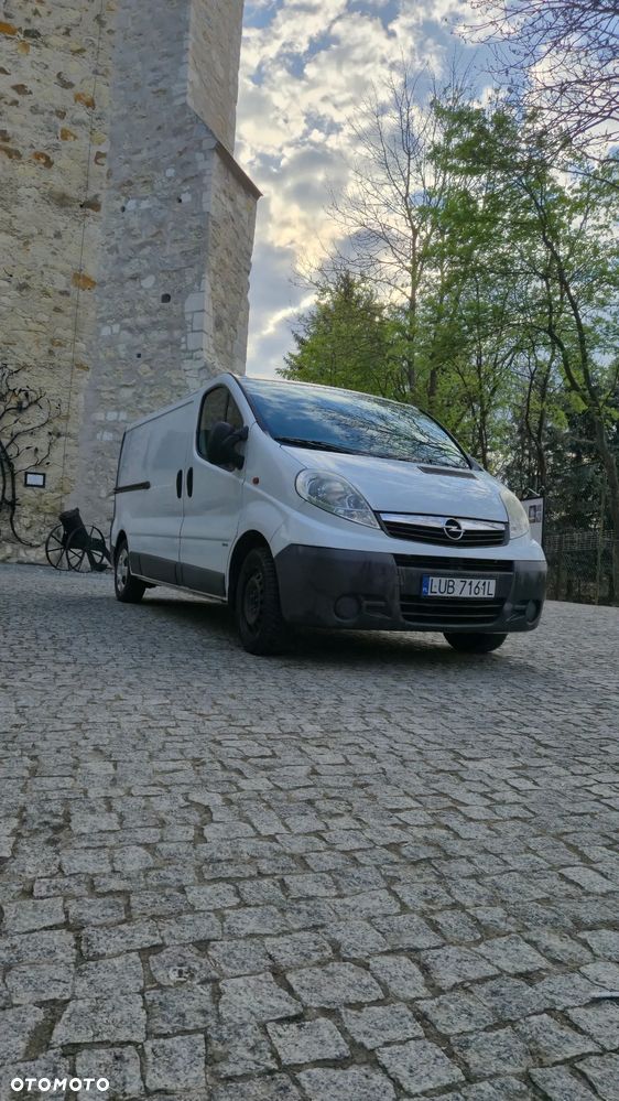 Opel Vivaro - 1
