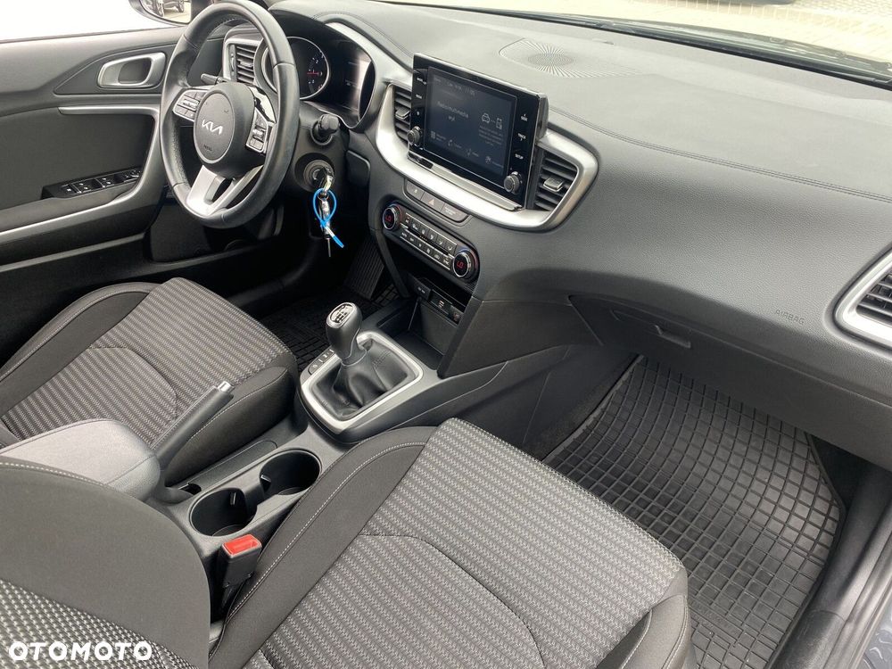 Kia Ceed - 16