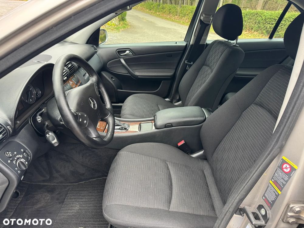 Mercedes-Benz Klasa C 220 CDI Automatik Elegance Sport Edition - 17