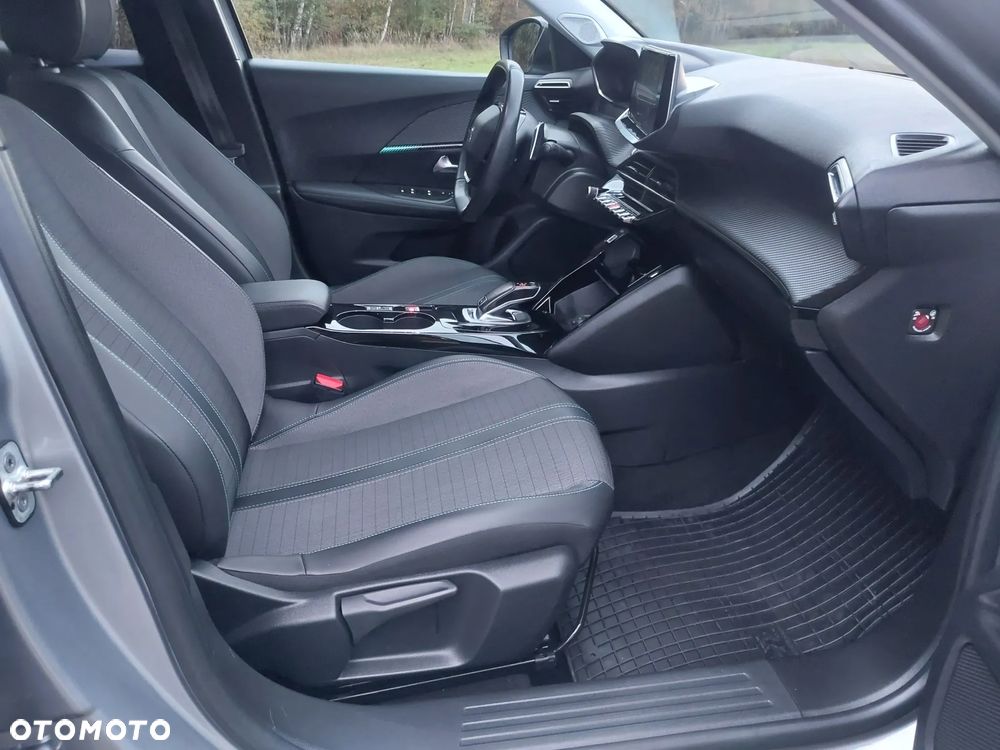 Peugeot 2008 BlueHDi 130 EAT8 Allure - 29