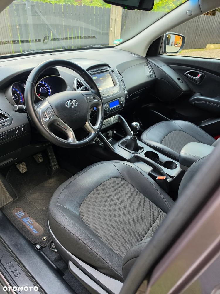 Hyundai ix35 1.6 2WD Fifa World Cup Edition - 10