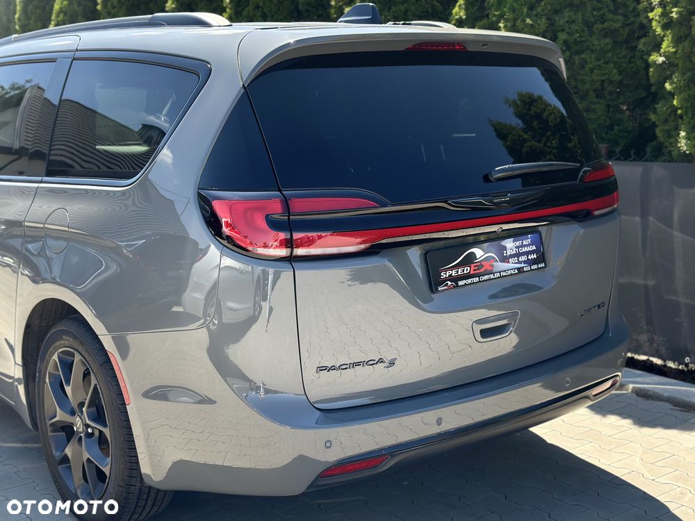 Chrysler Pacifica - 8