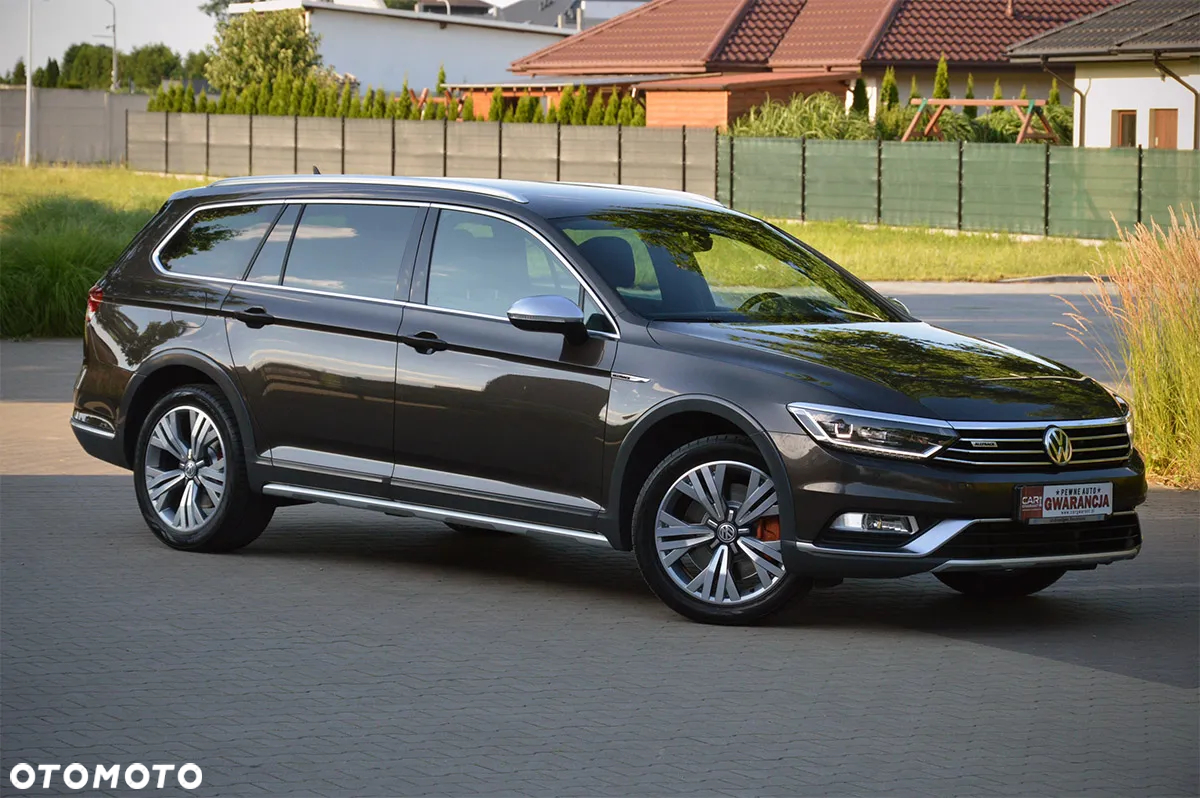 Volkswagen Passat Variant 2.0 TDI SCR 4Motion DSG Alltrack - 26