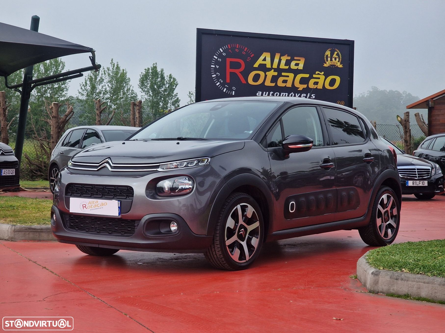 Citroën C3 1.2 PureTech Shine EAT6 - 1