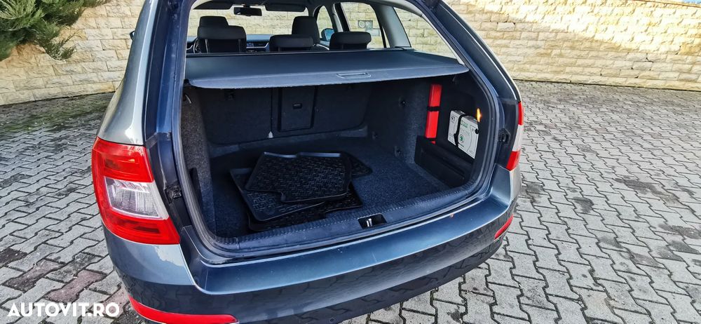 Skoda Octavia 1.6 TDI (Green tec) 4x4 Style - 10