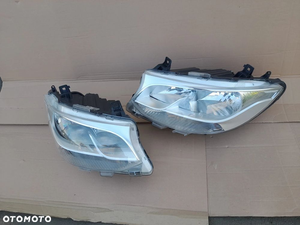 MERCEDES SPRINTER W910 LAMPA PRZEDNIA PRAWA-LEWA KOMPLET VALEO - 17