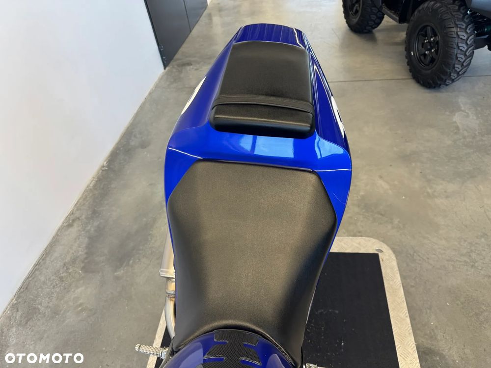 Yamaha YZF - 26