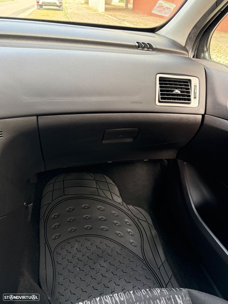 Peugeot 307 1.6 HDi Navtech - 30