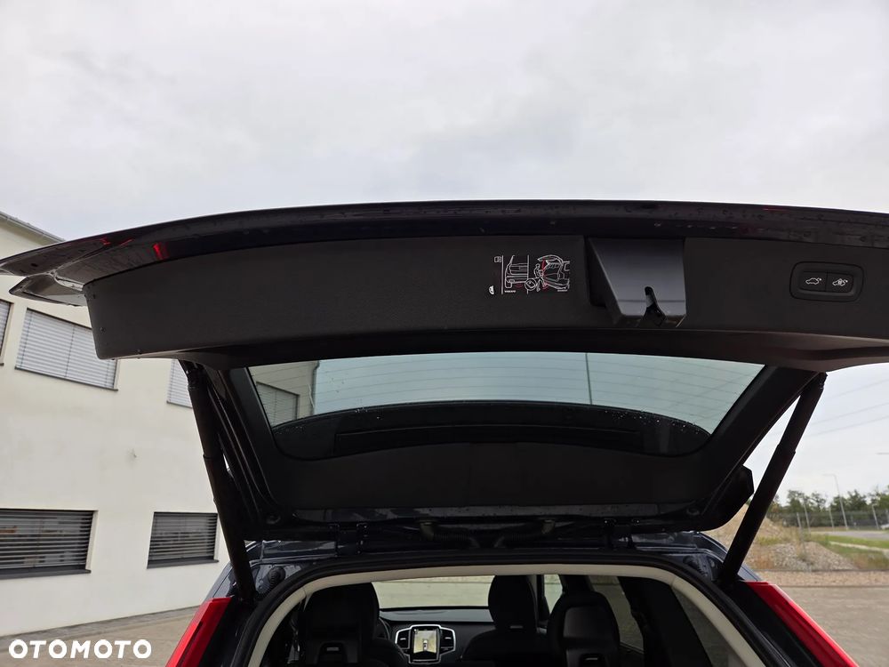 Volvo XC 90 B5 D AWD Plus Bright - 17