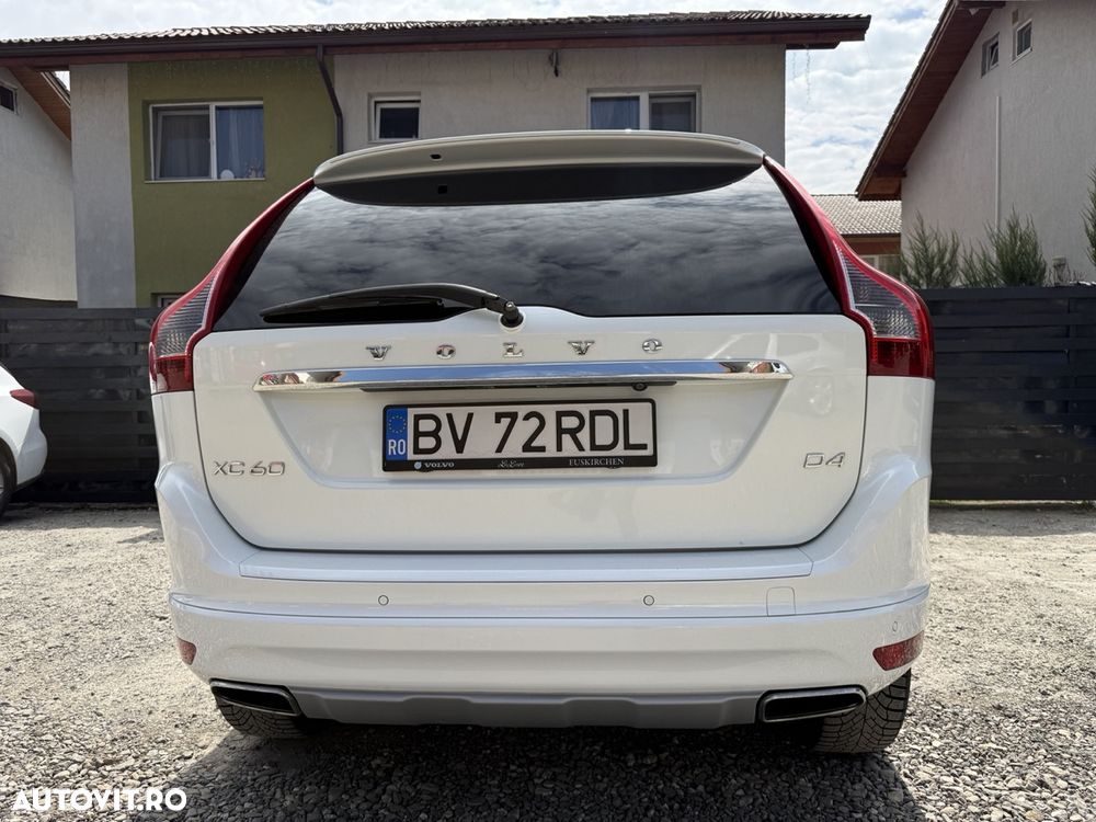 Volvo XC 60 D4 Momentum Pro - 10