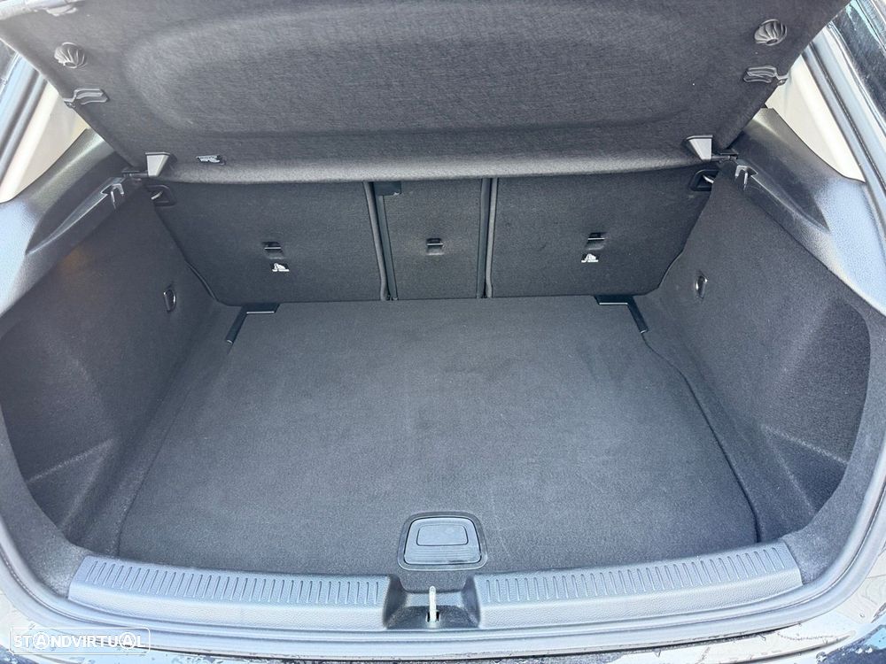 Mercedes-Benz A 200 — fotografia 13