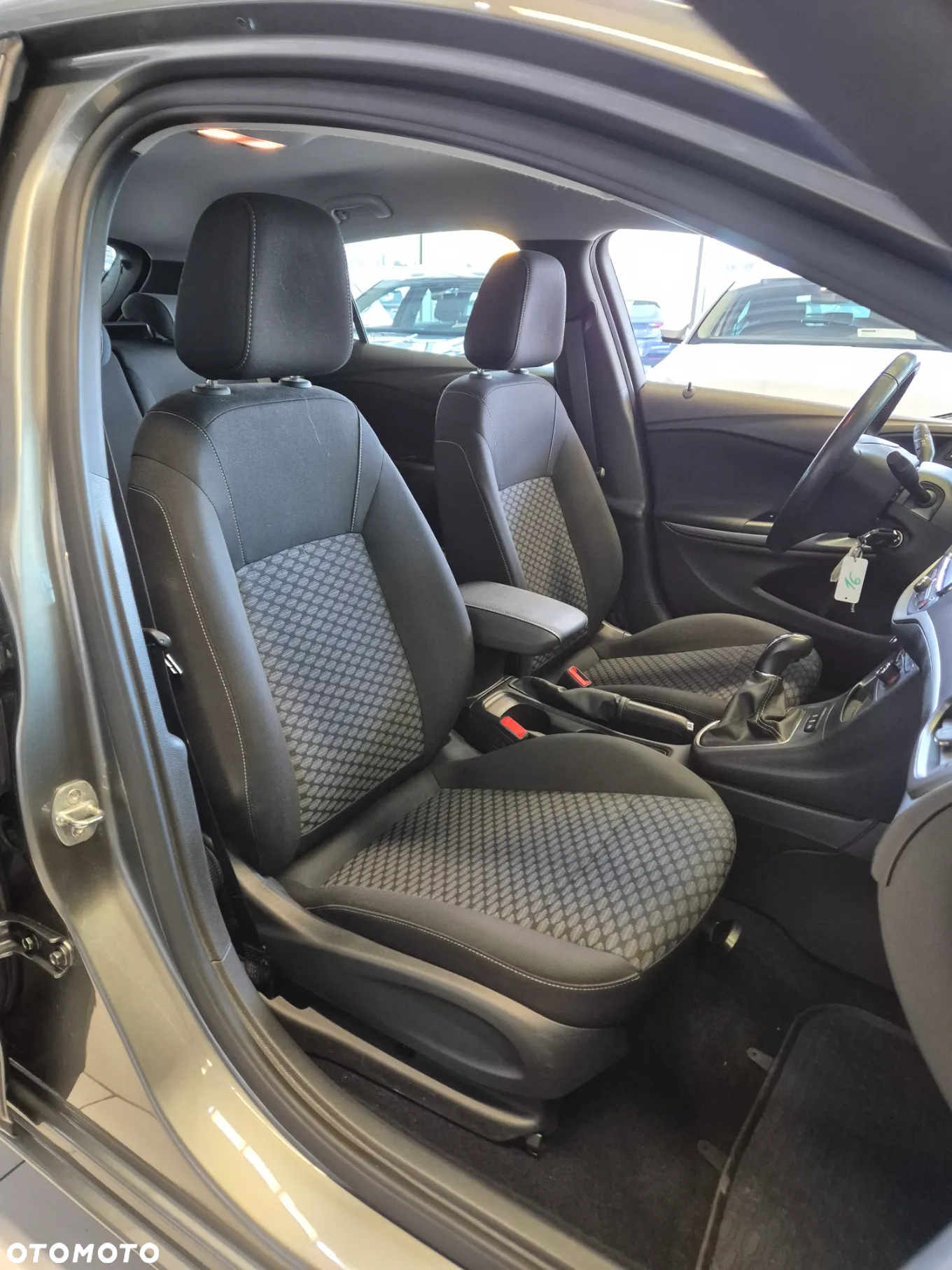 Opel Astra V 1.2 T Elegance S&S - 20