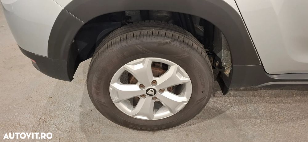 Dacia Duster TCe 100 Essential - 12