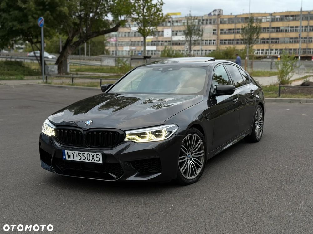 BMW Seria 5 M550i xDrive sport - 19