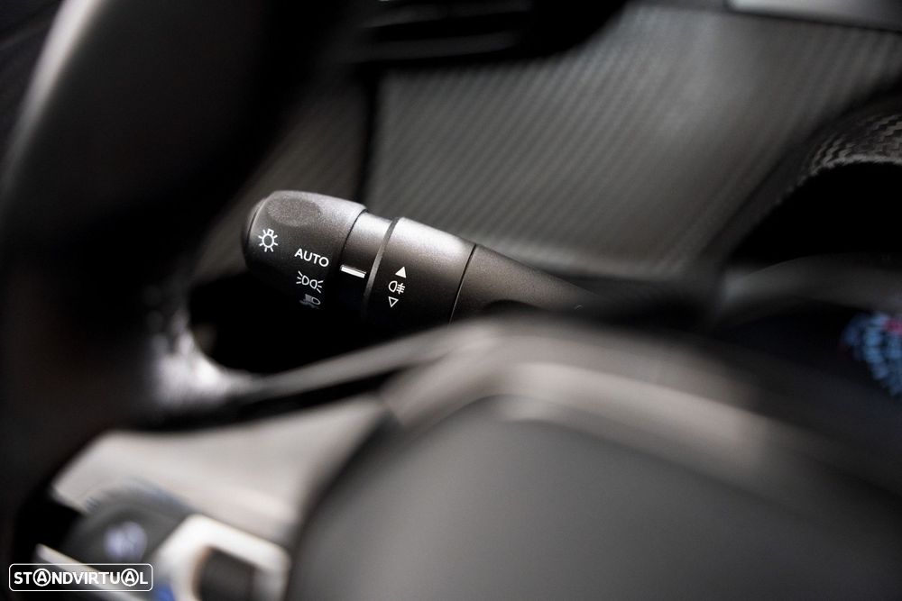 Peugeot 2008 1.2 PureTech Active Pack - 12