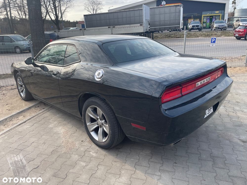 Dodge Challenger 3.5 SE - 9