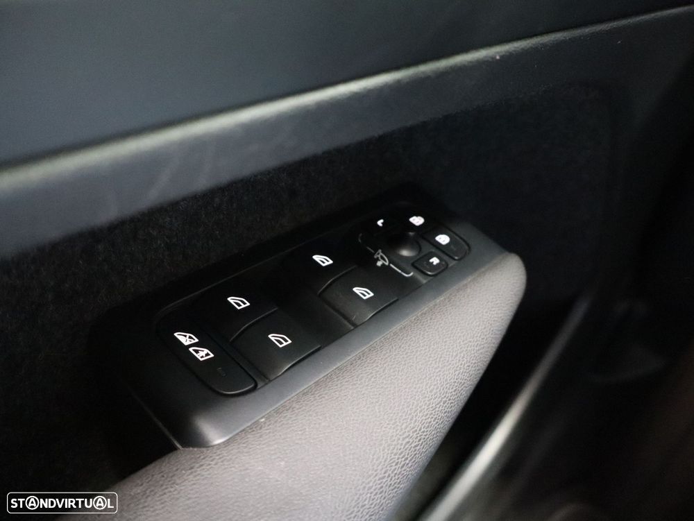 Volvo XC 40 1.5 T4 PHEV Core - 19