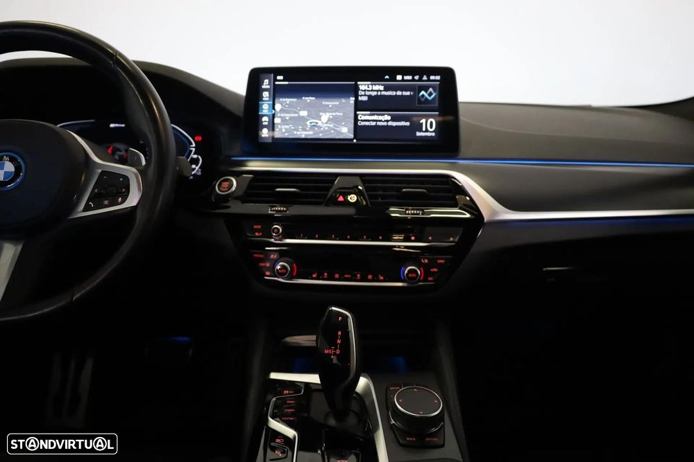 BMW 530 e Pack Desportivo M - 6