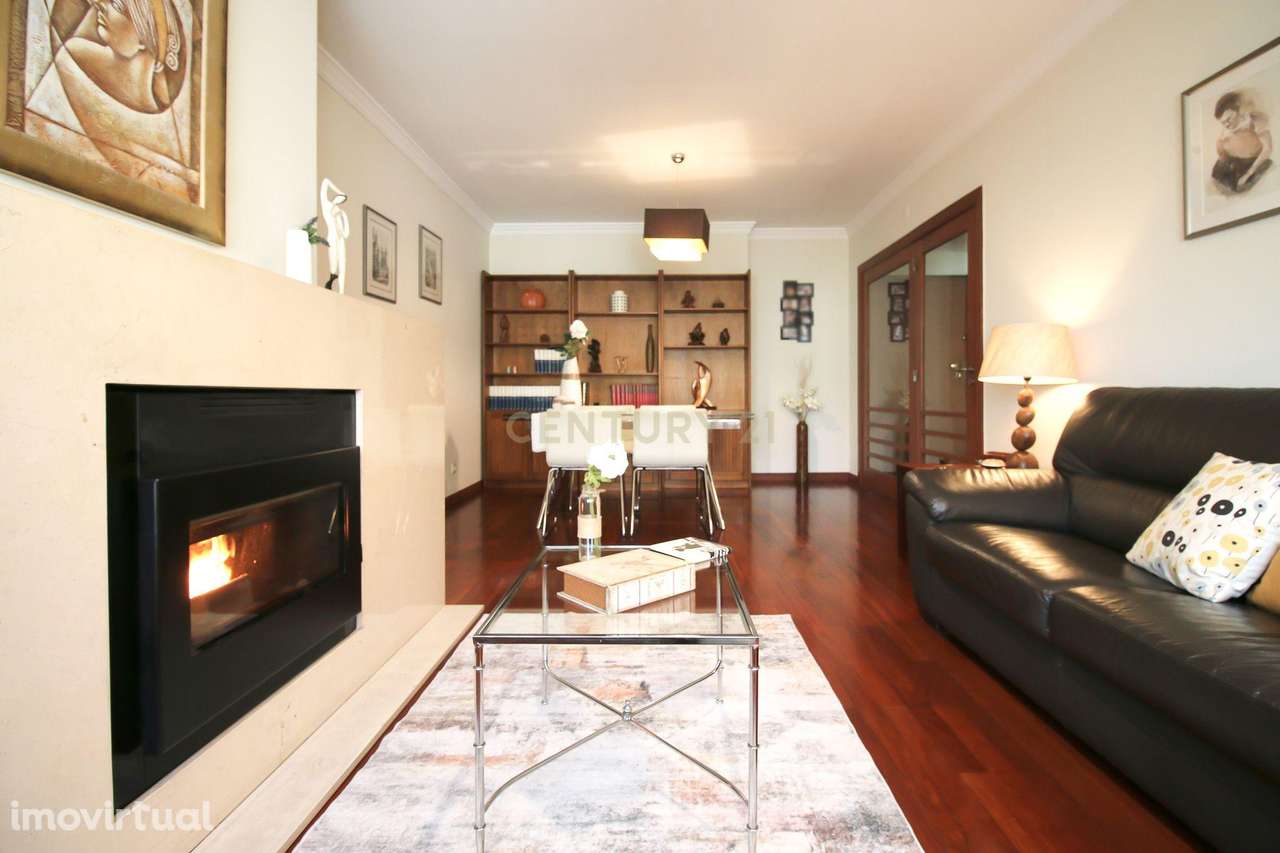 Elegância e Exclusividade no Bairro das Artes T3 Remodelado | Rua Migu - Grande imagem: 4/39