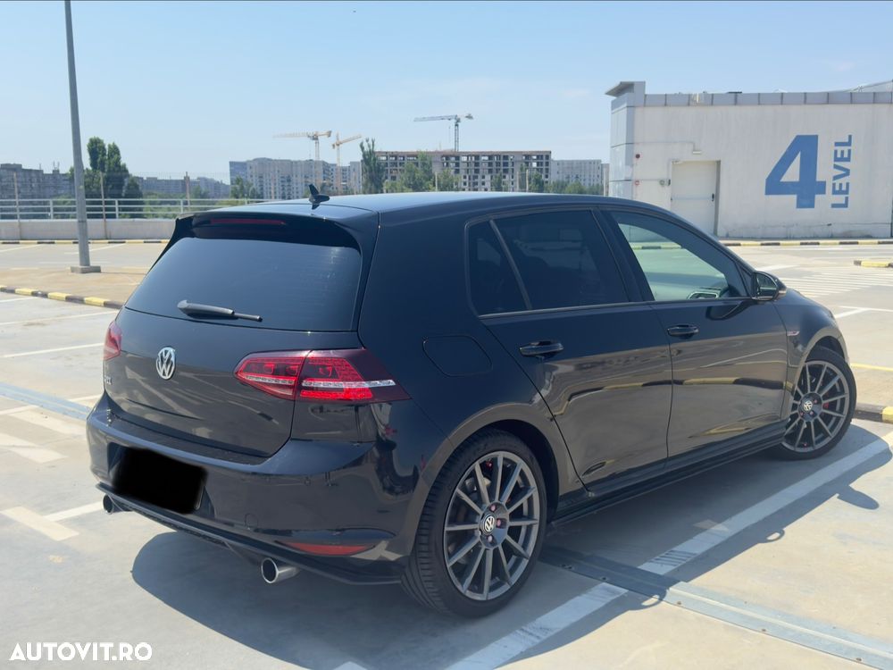 Volkswagen Golf - 3